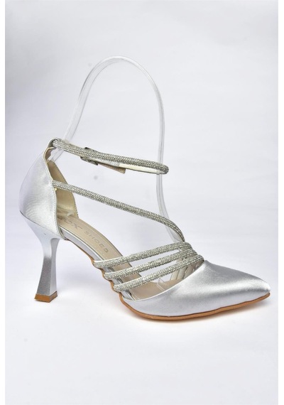 Fox Shoes P246065804 Gümüş Saten Kumaş İnce Topuklu Kadın Ayakkabı Gümüş
