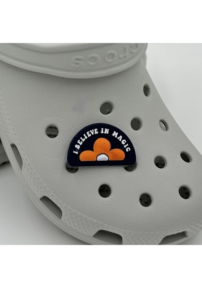 Crocs Terlik Süsü Ve Aksesuarı , Çanta Süsü Jibbitz Papatya Magic 02 Görsel Figür Aksesuar Turuncu Lacivert-beyaz Crocs Terlik Süsü Ve Aksesuarı , Çanta Süsü Jibbitz Papatya Magic 02 Görsel Figür Aksesuar Turuncu Lacivert-beyaz