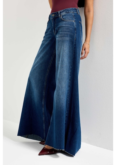 Itsbasic Kadın Koyu Mavi Renk 2w5-5 Elephant Leg Fit Bol Kesim Paça Detaylı Denim Jean Itsbasic Kadın Koyu Mavi Renk 2w5-5 Elephant Leg Fit Bol Kesim Paça Detaylı Denim Jean