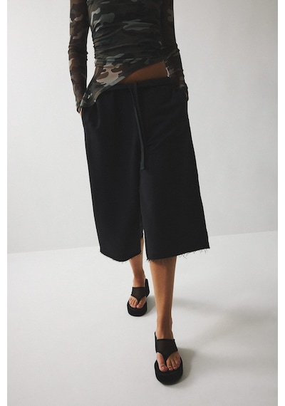 Defacto Loose Fit Beli Bağcıklı Paça Ucu Kesik Bermuda Şort I8794ax26aubk81 Siyah-bk81
