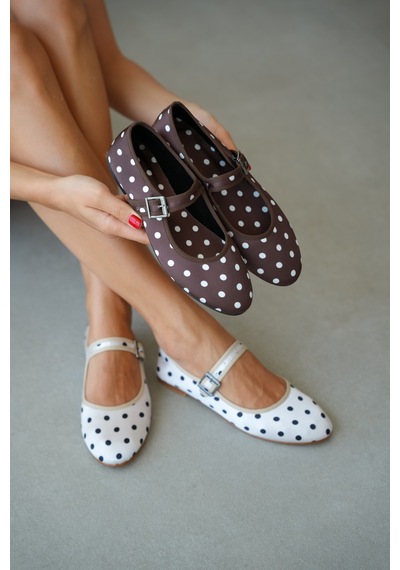 Selin Shoes Celeste Puantiye Desen Düz Taban Ayarlanabilir Toka Detay Kadın Babet- Kahverengi Selin Shoes Celeste Puantiye Desen Düz Taban Ayarlanabilir Toka Detay Kadın Babet- Kahverengi