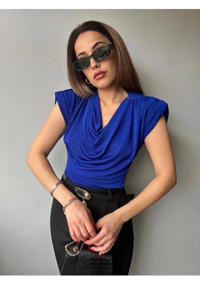 Defymoda Kadın V Yaka Vatka Detay Kolsuz Dökümlü Bluz Mavi