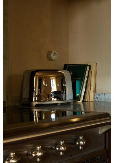 Smeg TSF01 2 Dilim Ekmek Kızartma Makinesi Krom