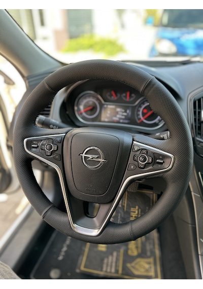 Opel Insignia Sport Araca Özel Direksiyon Kılıfı