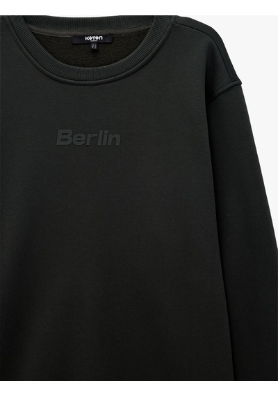 Koton Üç İplik Şardonlu Regular Fit Baskılı Bisiklet Yaka Uzun Kollu Sweatshirt Haki 7wam70037mk