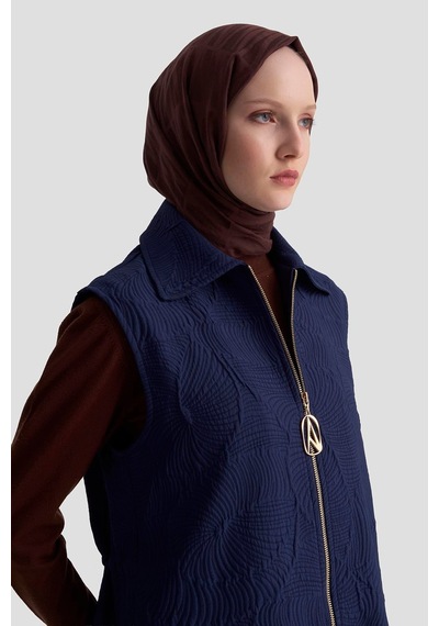 Armine Trend Kabartma Desenli Boydan Fermuarlı Yelek Lacivert 25kt526