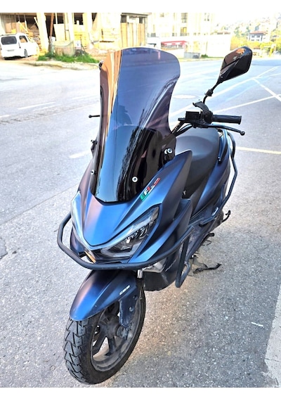 Motocam Küba Newlight 50 Pro Ön Cam 2023-2026 Model 58cm Siyah Renkli 4mm  Boylu