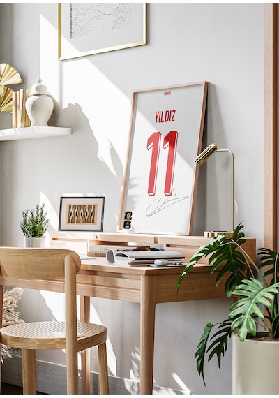 Kenan Yıldız 11 Milli Takım Forma Tasarımlı Poster Tablo Ahşap Çerçeveli