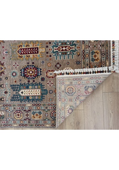 Çam Halı Sultani 807 Vizon Yün Ve Bambu İle Özel Tezgahlarda Üretilen Otantik Desenli El Emeği Modern Uşak Halısı Vizon Çam Halı Sultani 807 Vizon Yün Ve Bambu İle Özel Tezgahlarda Üretilen Otantik Desenli El Emeği Modern Uşak Halısı Vizon