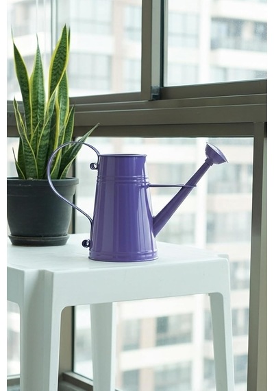 Stella 3 Litre Metal Çiçek Bahçe Sulama Kabı Modern Dekoratif Çok Amaçlı Sulak Mor