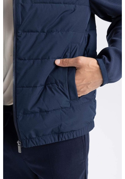 DeFacto Slim Fit Dar Kesim Dik Yaka Lastikli ve Fermuarlı Su Geçirmez Mont D7532AX25SPNV147