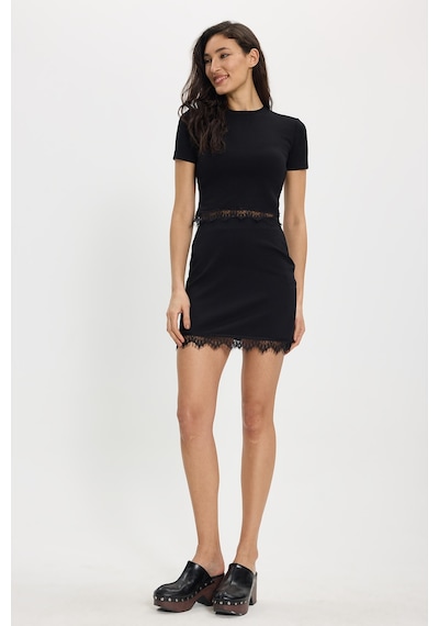 Tudors Kadın Slim Fit Dar Kesim Pamuklu Bisiklet Yaka Dantel Detaylı Siyah Etek Tişört Takım-50455