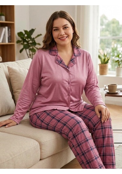 Büyük Beden Boydan Düğmeli Likralı Yumuşak Tuşeli Kadife Kumaş Pijama Takımı Pudra