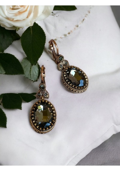 Kristal Taşlı Oval Kesim Sallantılı Küpe Gri