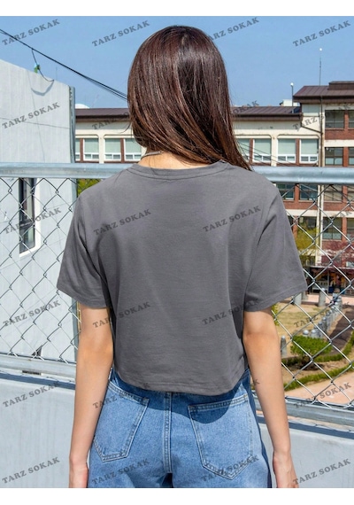 Flood Of Style Crop Ckod-232913 Dazy-less Sloganlı Grafik Kısa Gri