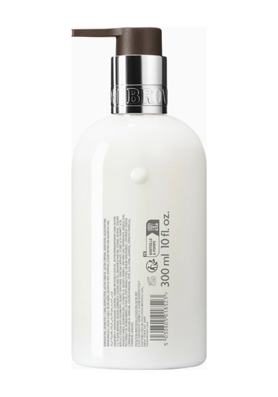 Molton Brown Bluebell & Yabani Çilek Nemlendirici Vücut Losyonu 300ml,çıçeksı Ve Ferah Koku