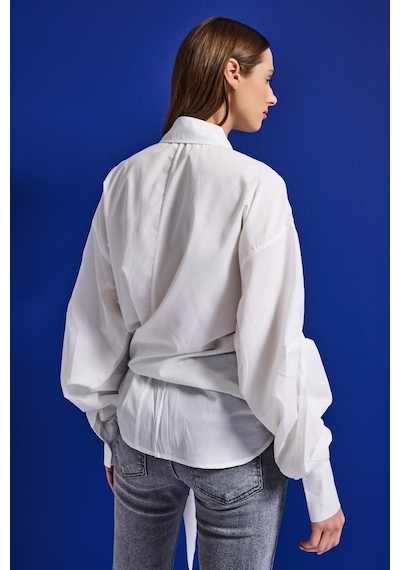 it's basic 2kadın Beyaz W5 Oversize Kemer Detaylı Özel Kumaş Tasarım Gömlek