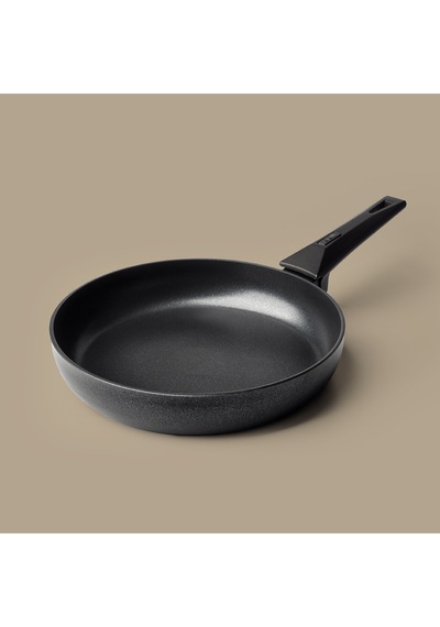 Gigilli Cristel Titanyum Tava 24 Cm Diğer