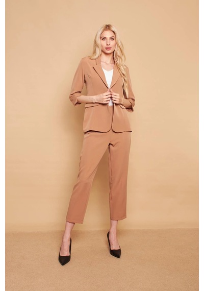 Yakalı Tek Düğmeli Kapri Kollu Kolu Yırtmaçlı Hafif Likralı Kumaş Blazer Ofis Ceket-camel CAMEL Yakalı Tek Düğmeli Kapri Kollu Kolu Yırtmaçlı Hafif Likralı Kumaş Blazer Ofis Ceket-camel CAMEL