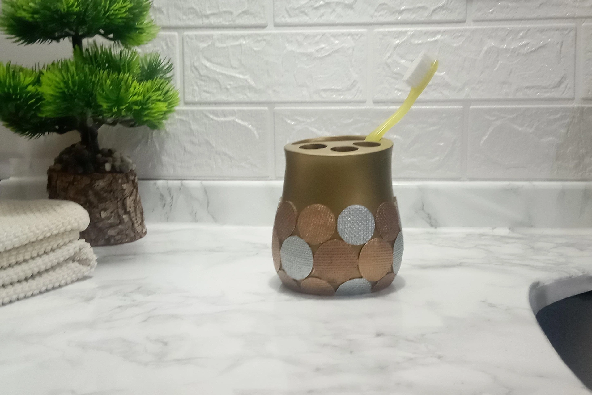 2 Adet Diş Fırçalık Altın Puanlı Poliresin 9x9x10cm Banyo Seti Çok Renkli