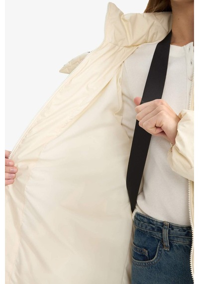 Defacto Relax Fit Kapüşonlu Fermuarlı Şişme Parka F2896ax25wner238 Ekru-er238