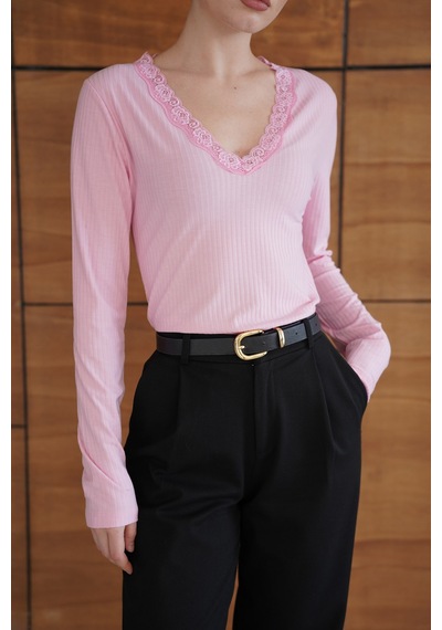 Verymoda Yakası Dantel Detaylı Bluz F2088 Pembe