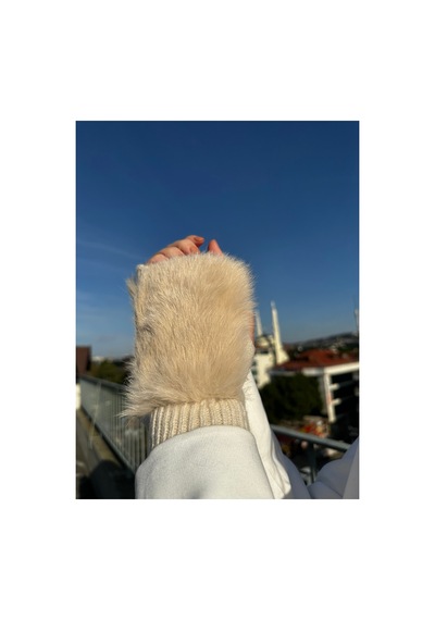 Mollycrush Kadın Peluş Detaylı Yarım Parmak Kışlık Eldiven Sıcak Tutarlı Şık Tasarım Bej