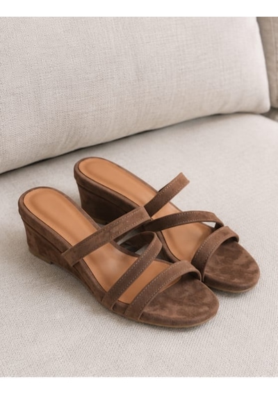Yeo Leather Kahverengi Hakiki Süet Deri 3 Bant Dikiş Detaylı Sandalet Açık Kahverengi
