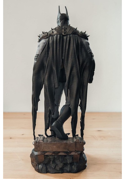 Batman Dark Knight Vigilante Dev Figür 60 Cm