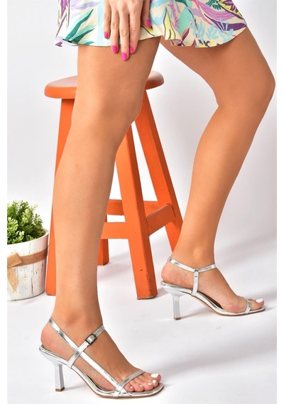 Fox Shoes Gümüş İnce Bantlı Kadın Topuklu Ayakkabı P518870309 Gümüş