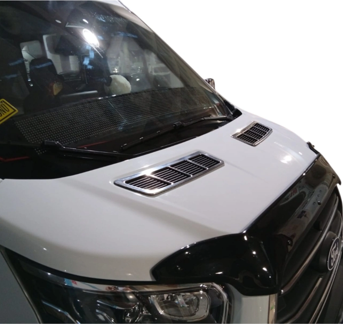 Ford Transit 2014+ Araca Özel Kaput Üstü Havalandırma Krom A+