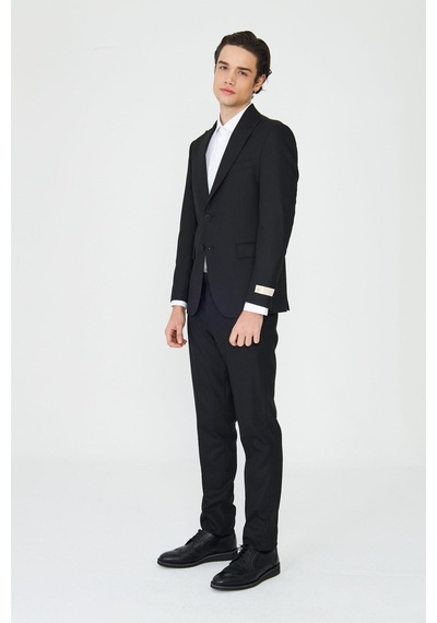 Siyah İnce Çizgili Modern Slim Fit Klasik Yaka Takım Elbise Desenli