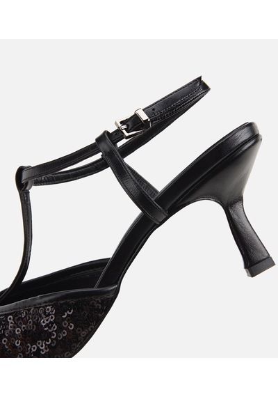 Hotiç Kadın Siyah Taş Detaylı Arkası Açık İnce Topuklu Stiletto