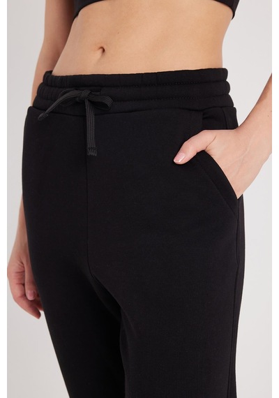 Tudors Kadın Relax Fit Rahat Kesim Şardonlu 3 Cepli Lastikli Jogger Paça Siyah Eşofman Altı-37884 Tudors Kadın Relax Fit Rahat Kesim Şardonlu 3 Cepli Lastikli Jogger Paça Siyah Eşofman Altı-37884