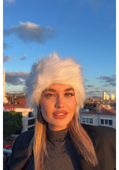 Mollycrush Luxury Rus Slav Tarzı Suni Kürklü Uzun Tüylü Peluş Kadın Ekru Kalpak Şapka Ekru