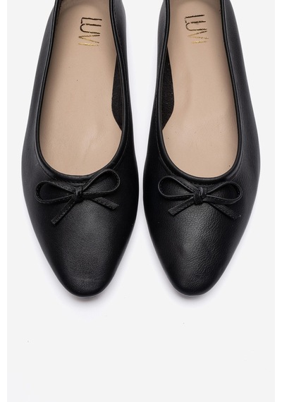 Luvishoes Umıel Siyah Cilt Hakiki Deri Fiyonklu Kadın Babet Ayakkabı