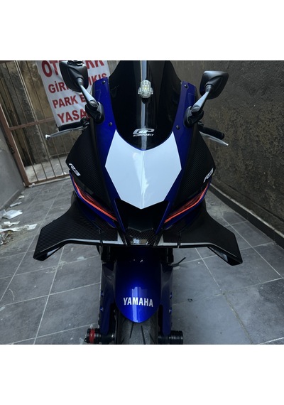 Yamaha Yzf-r25 Ön Kafa Beyaz Sticker Etiket Modeli Üçgen Yarış Desen 1 Adet