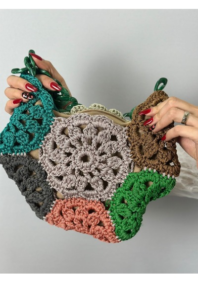 El Örgüsü Çiçekli Kadın El Çantası 30x27 Cm Renkli
