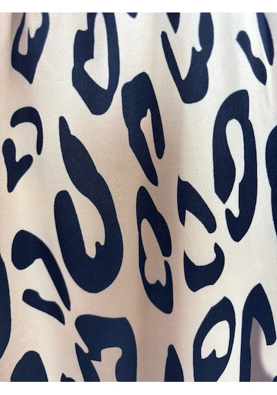 Pierre Cardin Büyük Beden Balıkçı Yaka Bol Paça Altı Leopar Desenli Çift Boneli Kadın Tesettür Mayo Pierre Cardin Büyük Beden Balıkçı Yaka Bol Paça Altı Leopar Desenli Çift Boneli Kadın Tesettür Mayo