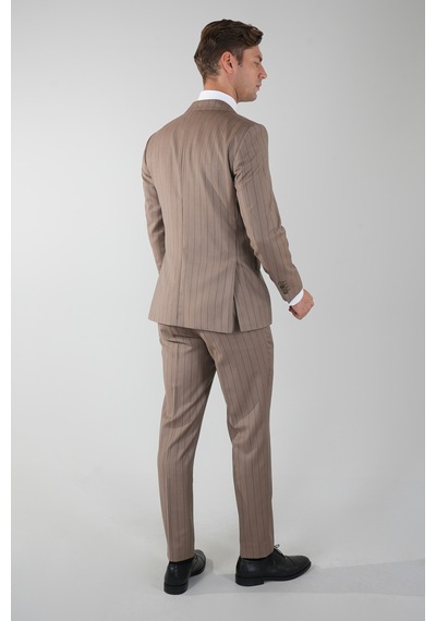 Bisse Comfort Fit Mono Yaka Çift Yırtmaç Takım Elbise Sedef Düğmeli Açık-kahve Ptk25y25003 D10 Açık-kahve Bisse Comfort Fit Mono Yaka Çift Yırtmaç Takım Elbise Sedef Düğmeli Açık-kahve Ptk25y25003 D10 Açık-kahve