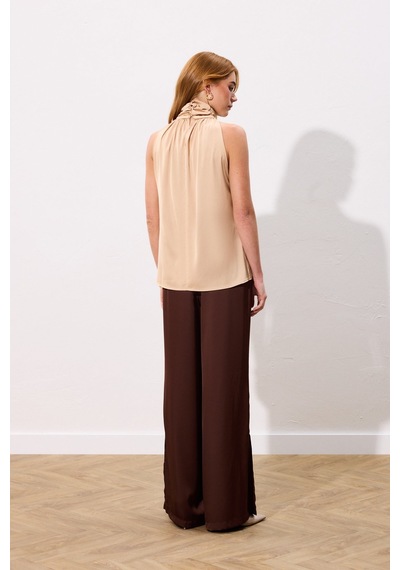 Sateen Boğazlı Kolsuz Bluz - Camel-136544 CAMEL