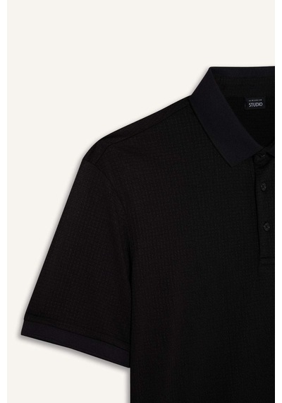 DeFacto Slim Fit Dar Kesim Polo Yaka Dokulu Kısa Kollu Krinkıl Siyah Tişört E1222AX25SMBK81