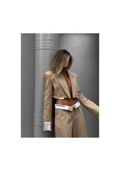 Mayrem Kadın Detaylı Crop Blazer Ceket Ve Geniş Paça Pantolon Takımı Bej