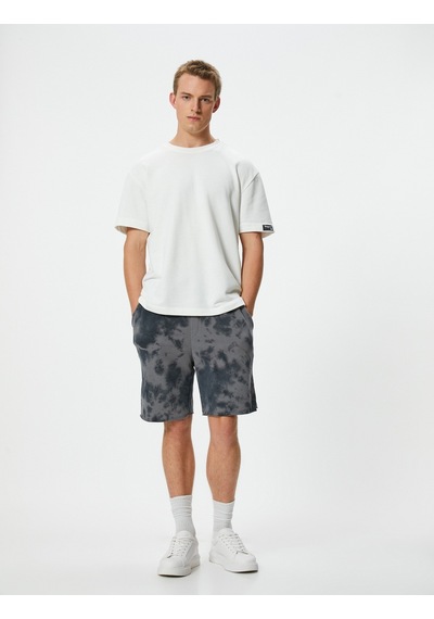 Koton Oversize Bermuda Şort Beli Bağcıklı Soyut Baskılı Cepli Gri Desenli 4sam40024mk Gri Koton Oversize Bermuda Şort Beli Bağcıklı Soyut Baskılı Cepli Gri Desenli 4sam40024mk Gri