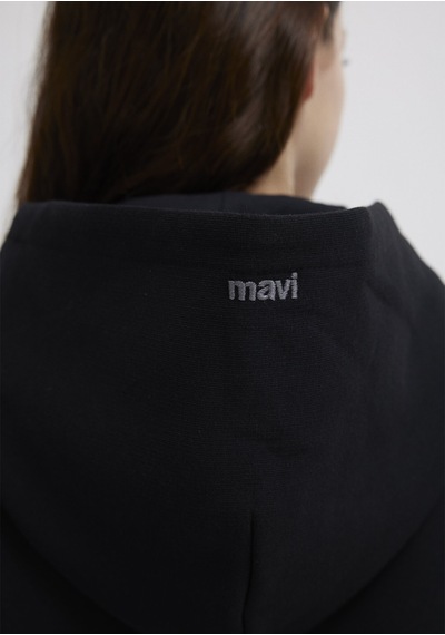 Mavi - Mavi Logo Nakış Detaylı Kapüşonlu Siyah Sweatshirt 1s10532-900 Siyah