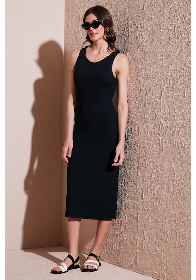 Lela Fitilli Slim Fit Bisiklet Yaka Yırtmaçlı Midi Boy Bayan Elbise 5866101 Siyah