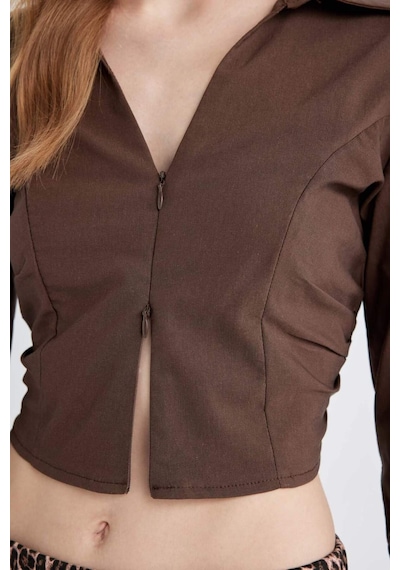 DeFacto Fitted Vucuda Oturan Gömlek Yaka Fermuarlı Bengalin Uzun Kollu Crop Basic Düz Bluz C5037AX24AUBN322