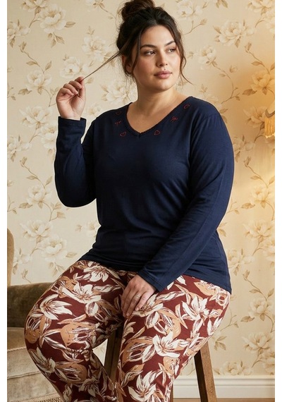 Siyah İnci Desenli Nakışlı Büyük Beden Battal Boy Viskon Örme Pijama Takım 26224826 Lacivert Siyah İnci Desenli Nakışlı Büyük Beden Battal Boy Viskon Örme Pijama Takım 26224826 Lacivert