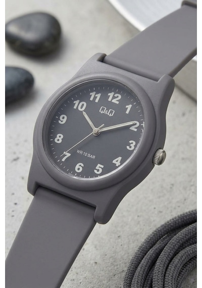 Q&q G22a020vy Kül Grisi Bold Rakamlı Silikon Kordonlu 38 Mm Su Geçirmez Unisex Kol Saati Gri