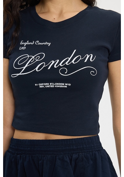 Tudors Kadın Slim Fit Dar Kesim Pamuk Bisiklet Yaka Kısa Kollu Baskılı Lacivert Crop Tişört-50534 L